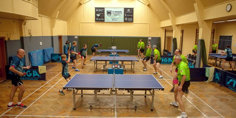 Herna stolního tenisu TJ Montas při mistrovském utkání Herna stolního tenisu TJ Montas při mistrovském utkání