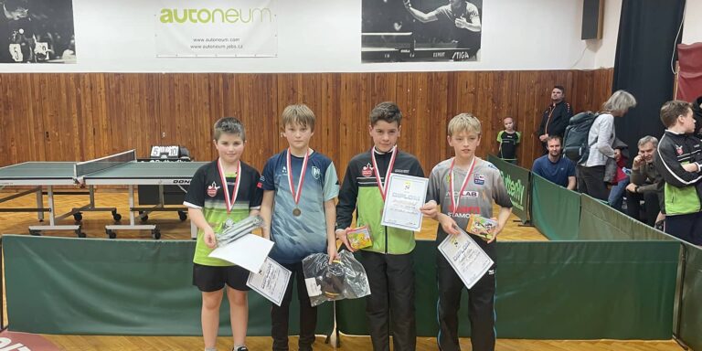 skakal-dan-usti-vcbtm-stolnitenis-2023-medaile