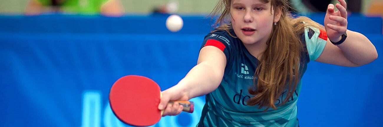 rybova-nela-montashk-stolni-tenis