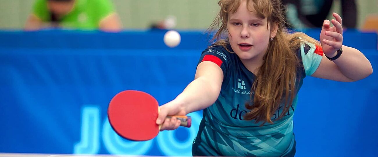 rybova-nela-montashk-stolni-tenis