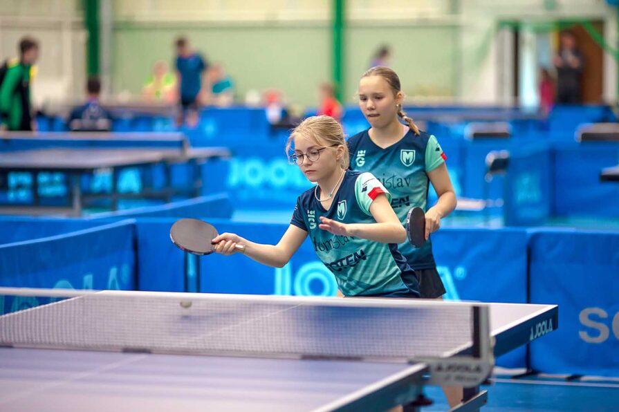 macurovy-adela-alice-2025