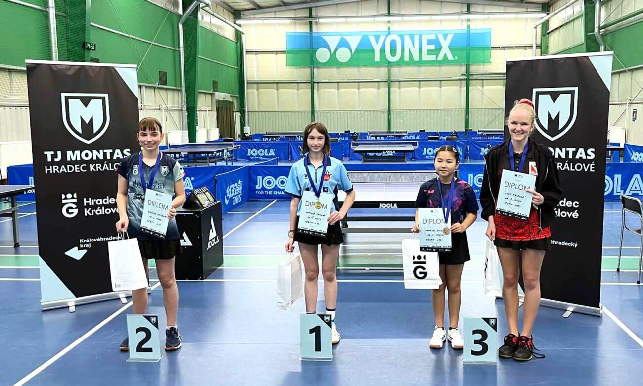 Stupně vítězů s Veronikou Markovou na VčBTM U13 v Hradci Králové 2026